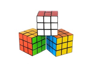 BRINQUEDO EM PLASTICO CUBO COLORIDO- TAM 6,5X6,5X6,5